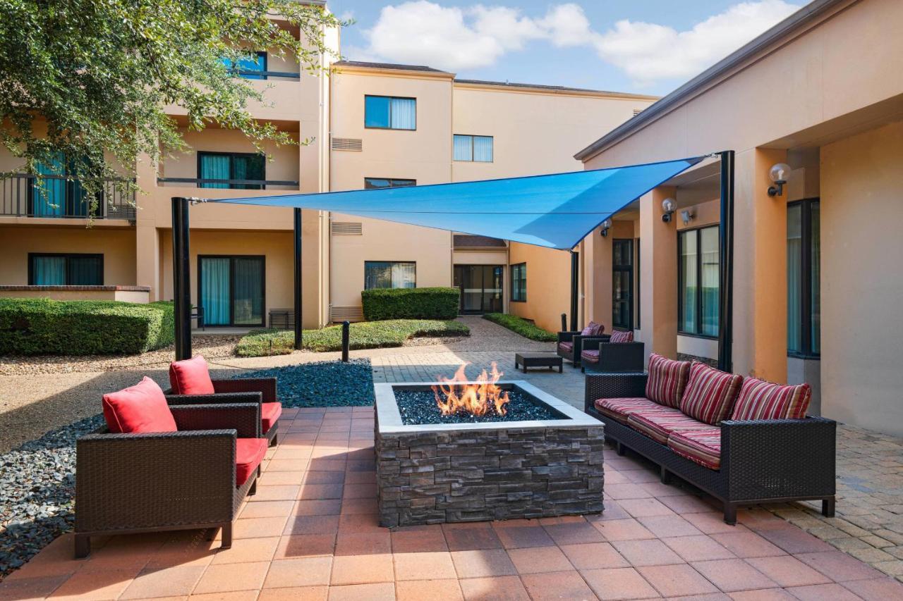 Готель Courtyard By Marriott San Antonio Medical Center Екстер'єр фото