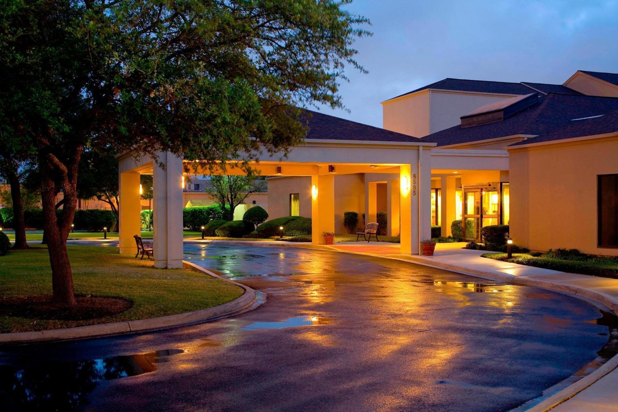 Готель Courtyard By Marriott San Antonio Medical Center Екстер'єр фото